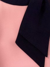 画像12: [ERUKEI]ブラック×ベージュ・ピンク×ブラック・シンプル・バイカラー・ノースリーブ・Aライン・首元リボン・ひざ丈・ミニドレス[山崎みどり着用][送料無料]mybkju (12)