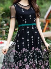 画像4: [ XS-Lサイズ / 1カラー][ERUKEI/GINZA COUTURE]ブラック×ピンク・チュール・お花・刺繍・Aライン・ミディアムドレス・ワンピース[送料無料] (4)