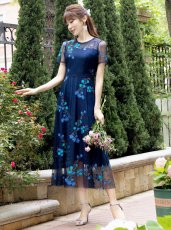 画像4: [ERUKEI/GINZA COUTUR]ピンク・ネイビー・Aライン・フワラーモチーフ・総レース・ミディアムドレス・ワンピース[送料無料] (4)