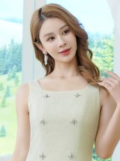 画像8: [ XS-Lサイズ / 2カラー][ERUKEI/GINZA COUTURE]ホワイト・グリーン・ツイード・ビジューボタン・スクエアネック・ノースリーブ・タイト・スリット・ミディアムドレス・ワンピース[送料無料] (8)