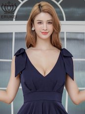 画像18: [ERUKEI]肩リボン・ノースリーブ・Vネック・ハイウエスト・Aライン・ミディアムドレス・ワンピース[山崎みどり着用][送料無料]myrd (18)