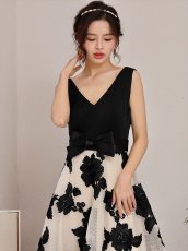 画像7: [ XS-Lサイズ / 2カラー ][ERUKEI/SETTAN]ブラック・レッド・立体刺繍・ウエストリボン・Aライン・Vネック・ロングドレス[送料無料] (7)