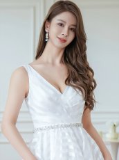 画像5: [ERUKEI/SETTAN]ホワイト・ノースリーブ・Vネック・ストライプ・ビジュー・変形ヘム・フレア・Aライン・ロングドレス[送料無料] (5)