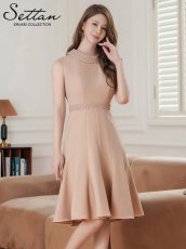 画像16: [ERUKEI]シンプル・ノースリーブ・Aライン・首元パール・ひざ丈・ミディアムドレス・ワンピース[夏木セナ着用]《送料＆代引き手数料無料》 (16)