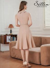 画像17: [ERUKEI]シンプル・ノースリーブ・Aライン・首元パール・ひざ丈・ミディアムドレス・ワンピース[夏木セナ着用]《送料＆代引き手数料無料》 (17)