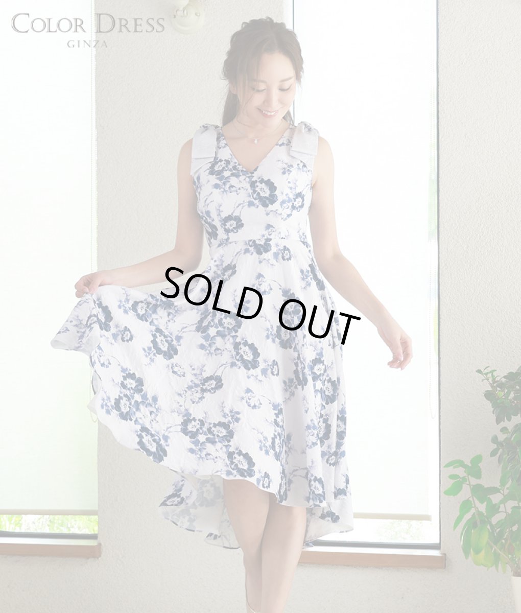 画像1: [ERUKEI]ホワイト×ブルー・花柄・ジャガード・肩リボン・アシメントリー・Aライン・フレア・膝丈・ミニドレス[山崎みどり着用][送料無料]my (1)