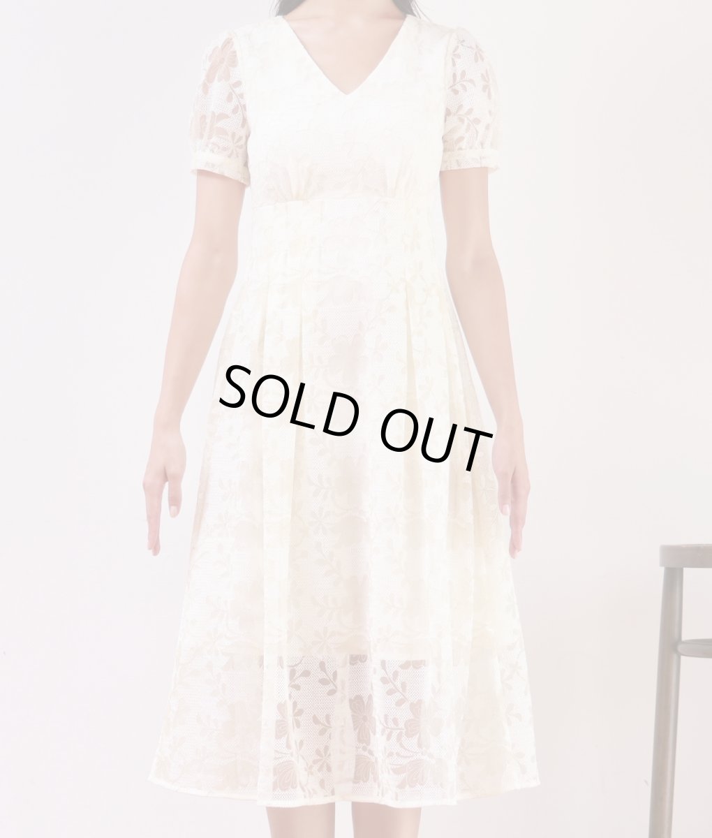 画像6: [ERUKEI]ホワイト・総レース・Aライン・上品・Vネック・半袖・ミディアムドレス・ワンピース[MIRIN着用][送料無料] (6)