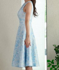 画像12: [ERUKEI]花柄・刺繍・金糸・切り込みカット・フレア・Aライン・膝丈・ミニドレス・ワンピース[山崎みどり着用]《送料＆代引き手数料無料》 mypkslluwh (12)