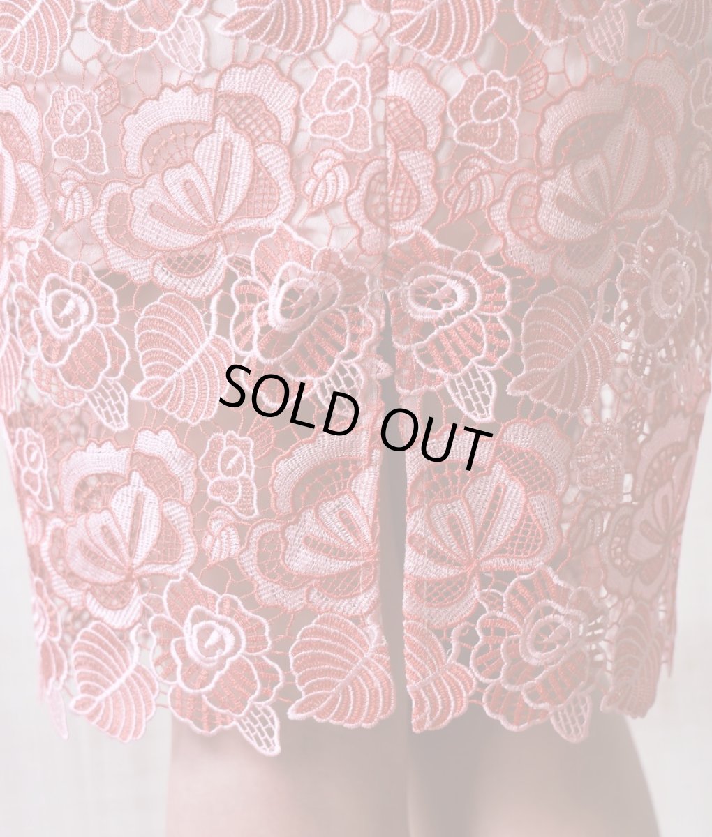 画像13: [ERUKEI]ケミカルレース・総レース・ノースリーブ・タイト・膝丈・ミディアムドレス・ワンピース[れお着用]《送料＆代引き手数料無料》 (13)