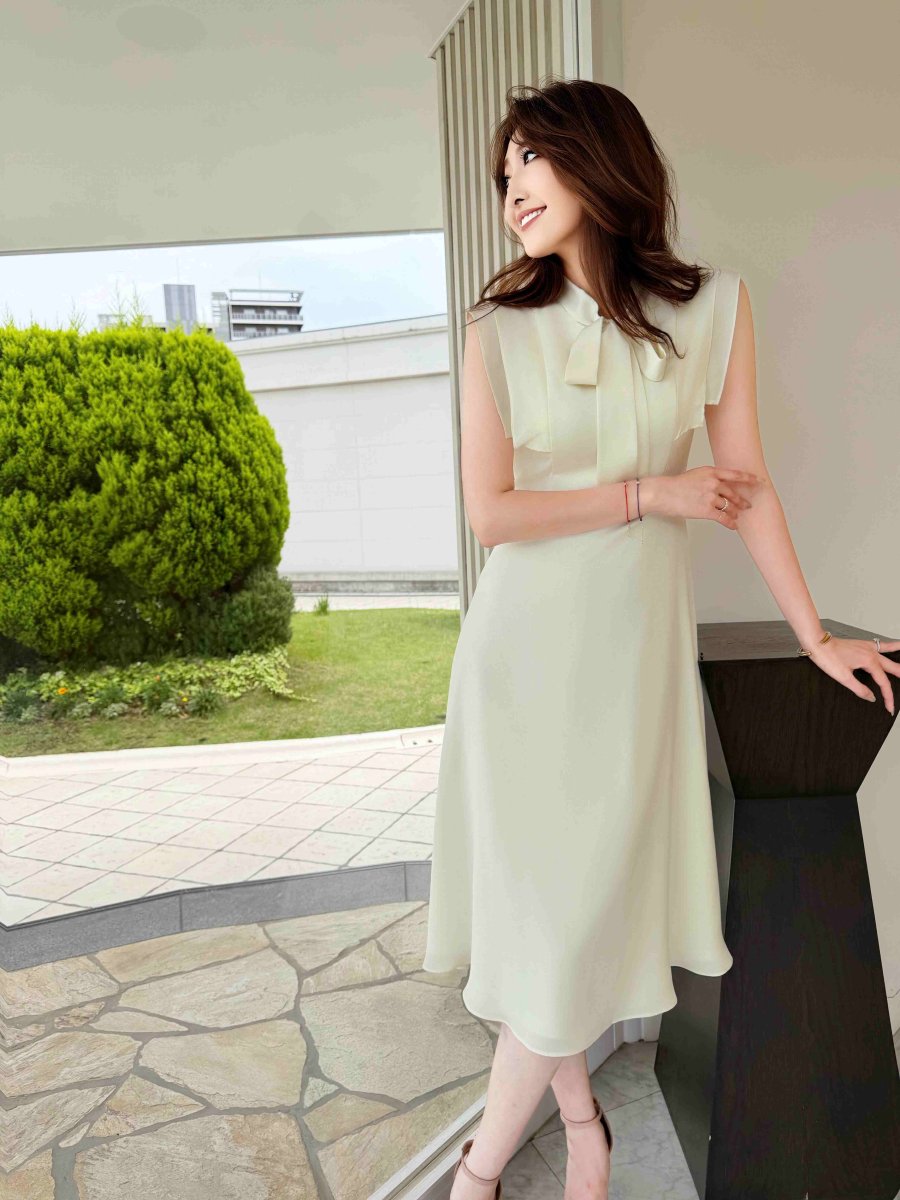 画像11: [ XS-Lサイズ / 5カラー][ERUKEI]サテン・プリント・花柄・リボン・ノースリーブ・Aライン・ミディアムドレス・ワンピース[黒木麗奈着用][送料無料] (11)