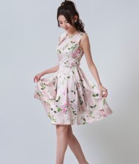 画像2: [ERUKEI GINZA COUTURE]花柄・サテン・ノースリーブ・タック・プリーツ・Aライン・ミニドレス・ワンピース[黒木麗奈着用][送料無料] (2)