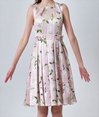 画像6: [ERUKEI GINZA COUTURE]花柄・サテン・ノースリーブ・タック・プリーツ・Aライン・ミニドレス・ワンピース[黒木麗奈着用][送料無料] (6)