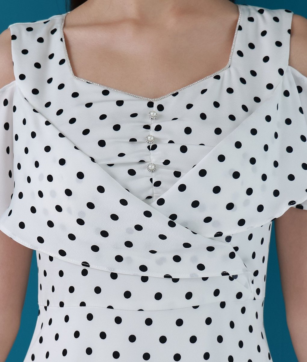 画像9: [ERUKEI]オープンショルダー・ポイントフリル・ドット・パールビジュー・Ａライン・ミディアムドレス・ワンピース[黒木麗奈着用]《送料＆代引き手数料無料》 (9)