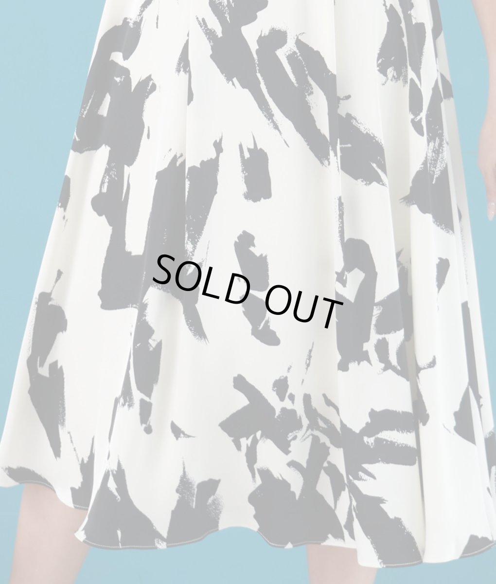 画像12: [ERUKEI]ノースリーブ・ペイント・プリント・ブラック・ホワイト・Aライン・フレア・ミディアムドレス・ワンピース[山崎みどり着用][送料無料]myjubk (12)