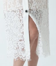 画像12: [ERUKEI]総レース・半袖・ロールカラー・ビジューボタン・フェイクポケット・タイト・ミディアムドレス・ワンピース[山崎みどり着用]《送料＆代引き手数料無料》 (12)