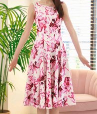 画像7: [ XS-Lサイズ / 1カラー][ERUKEI]ホワイト×ピンク・花柄・ノースリーブ・Aライン・ミディアムドレス・ワンピース[黒木麗奈着用][送料無料] (7)