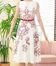画像10: [ XS-Lサイズ / 1カラー][ERUKEI]花柄・ベルト・ノースリーブ・Aライン・ミディアムドレス・ワンピース[黒木麗奈着用][送料無料] (10)