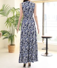 画像15: [ XS-Lサイズ / 1カラー][ERUKEI]ホワイト×ブルー・小花柄・ノースリーブ・カシュクール・Aライン・マキシ丈・ロングドレス・ワンピース[薗田杏奈着用][送料無料] (15)