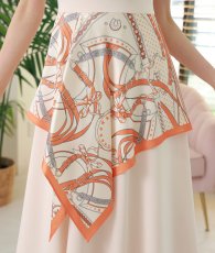 画像13: [ XS-Lサイズ / 1カラー][ERUKEI/GINZA COUTURE]襟付き・スカーフ・ベージュ×オレンジ・ハーフジップ・ノースリーブ・Aライン・ミディアム・ワンピース[黒木麗奈着用][送料無料] (13)