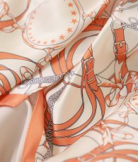 画像14: [ XS-Lサイズ / 1カラー][ERUKEI/GINZA COUTURE]襟付き・スカーフ・ベージュ×オレンジ・ハーフジップ・ノースリーブ・Aライン・ミディアム・ワンピース[黒木麗奈着用][送料無料] (14)