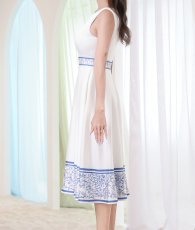画像11: [ XS-Lサイズ / 1カラー][ERUKEI]プリント・切替・Aライン・ノースリーブ・ミディアムドレス・ワンピース[山崎みどり着用][送料無料] mywhlu (11)