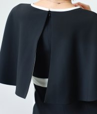 画像13: [ XS-Lサイズ / 2カラー ][ERUKEI]シンプル・バイカラー・ケープ付き・タイト・ミディアムドレス・ワンピース[奈月セナ着用][送料無料] (13)