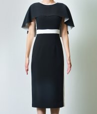 画像9: [ XS-Lサイズ / 2カラー ][ERUKEI]シンプル・バイカラー・ケープ付き・タイト・ミディアムドレス・ワンピース[奈月セナ着用][送料無料] (9)