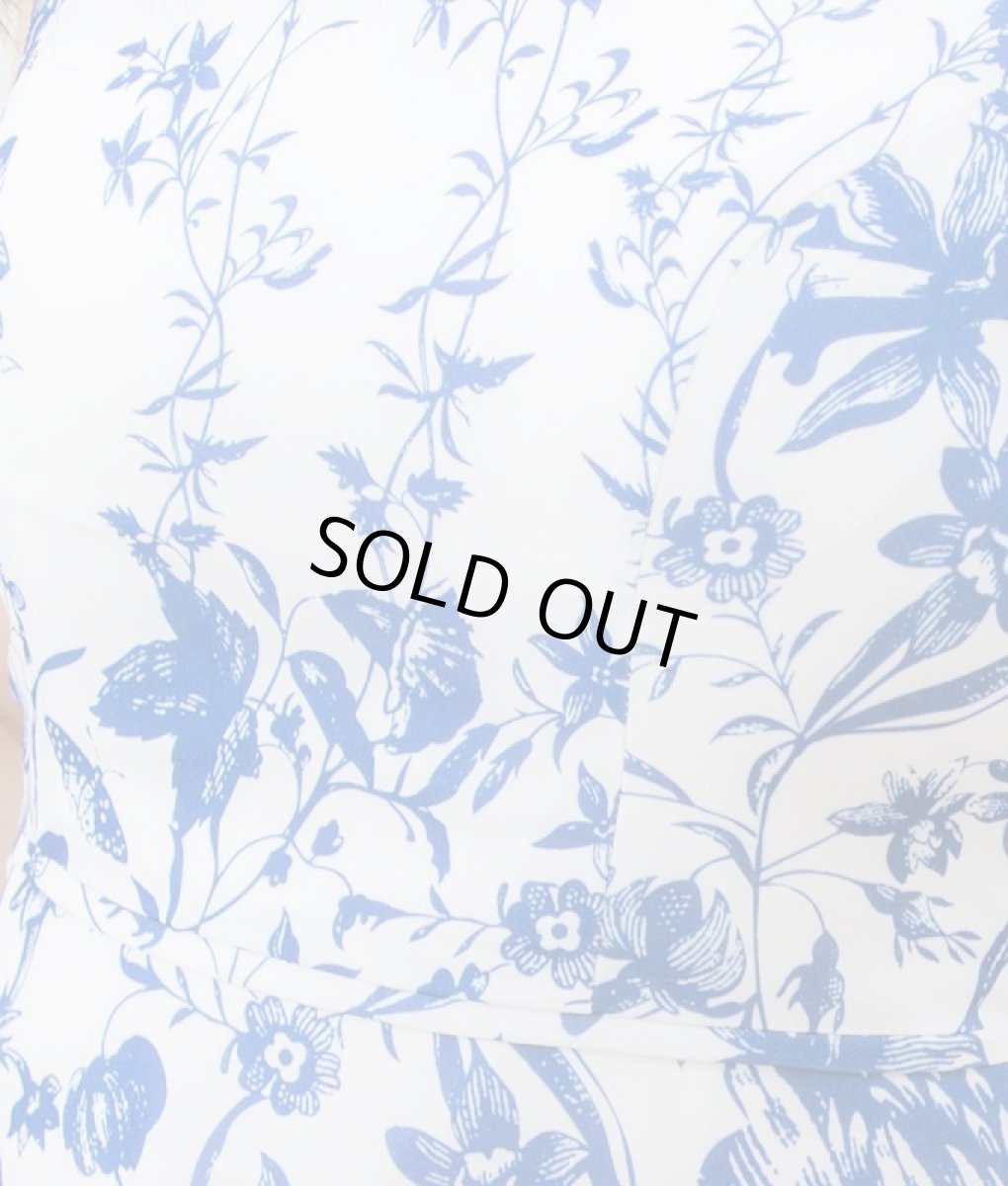 画像10: [ERUKEI]ホワイトベース・ブルー花柄・ノースリーブ・Ａライン・フレア・ミディアムドレス・ワンピース[山崎みどり着用][送料無料]mypr (10)