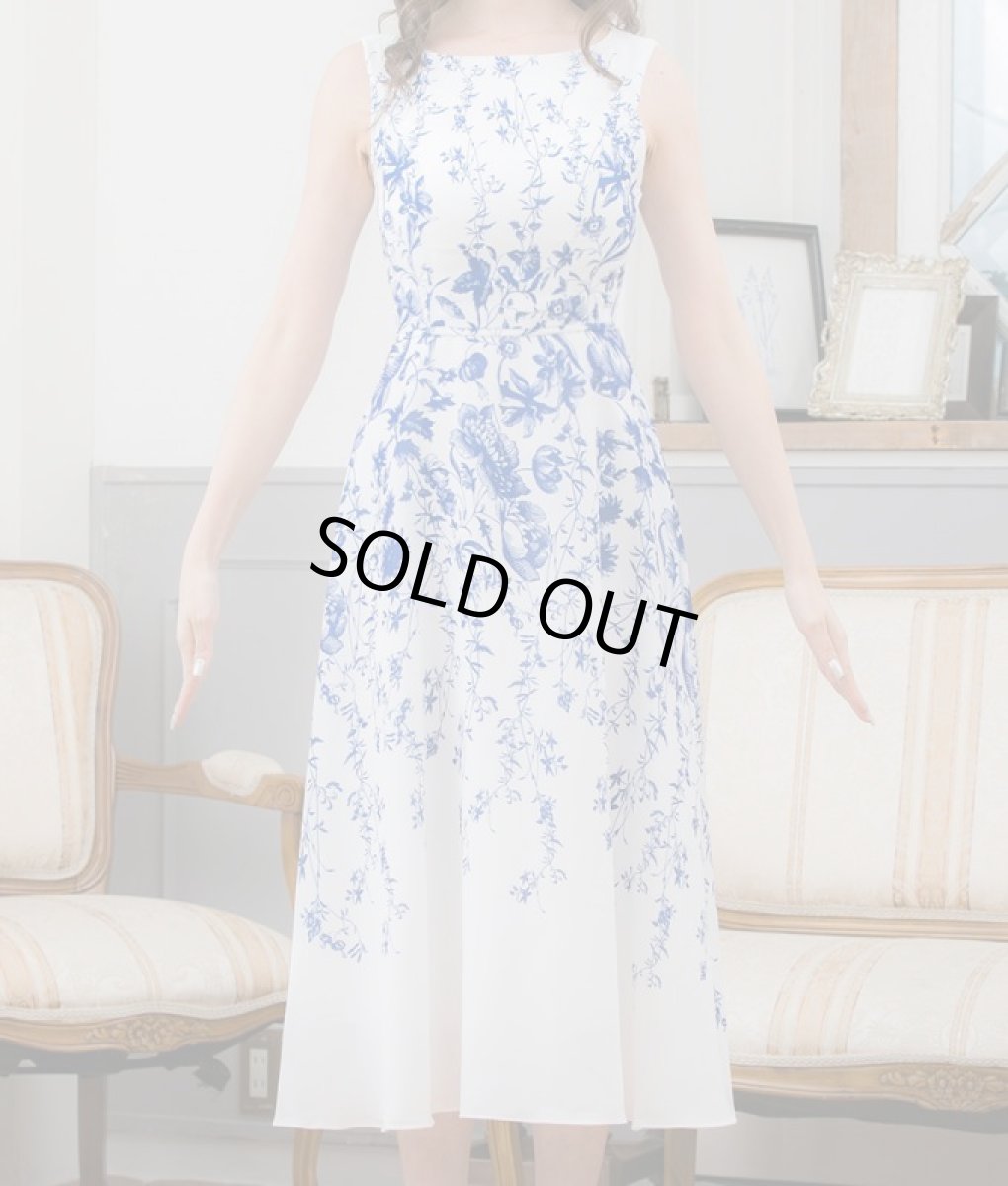 画像6: [ERUKEI]ホワイトベース・ブルー花柄・ノースリーブ・Ａライン・フレア・ミディアムドレス・ワンピース[山崎みどり着用][送料無料]mypr (6)