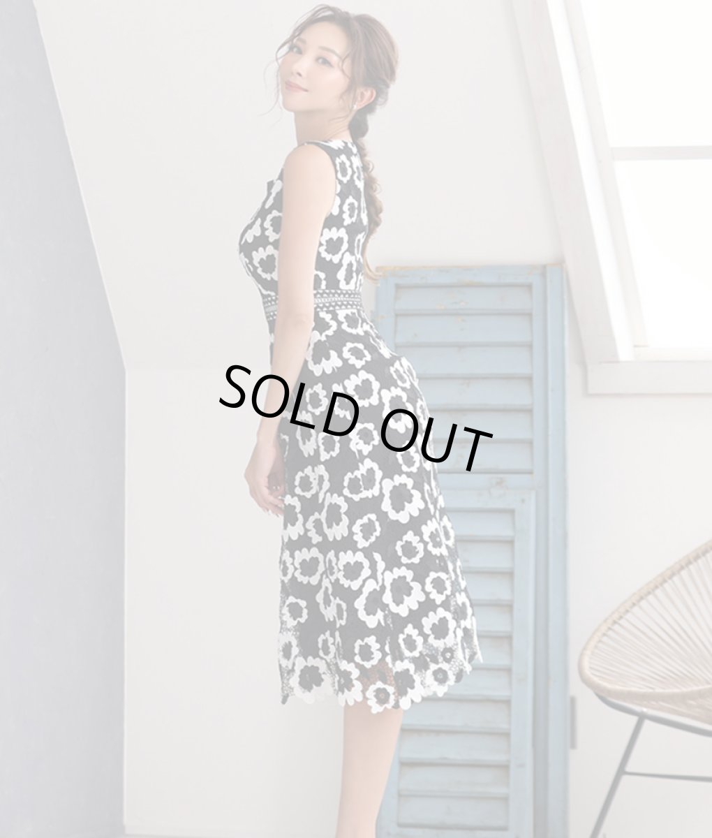 画像3: [ERUKEI] ブラック×ホワイト・フラワーレース・スカラップレース・ノースリーブ・ボートネック・Aライン・ミディアムドレス・ワンピース[薗田杏奈・山崎みどり着用]《送料＆代引き手数料無料》mybk (3)