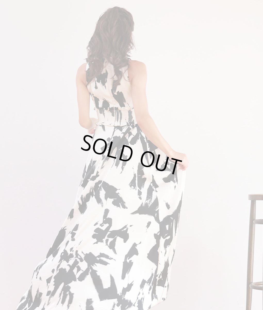 画像3: [ERUKEI]ベージュ×ブラック・プリント・首元フリル・ウエストマーク・マキシ・ノースリーブ・Aライン・ロングドレス[MIRIN着用]《送料＆代引き手数料無料》 (3)