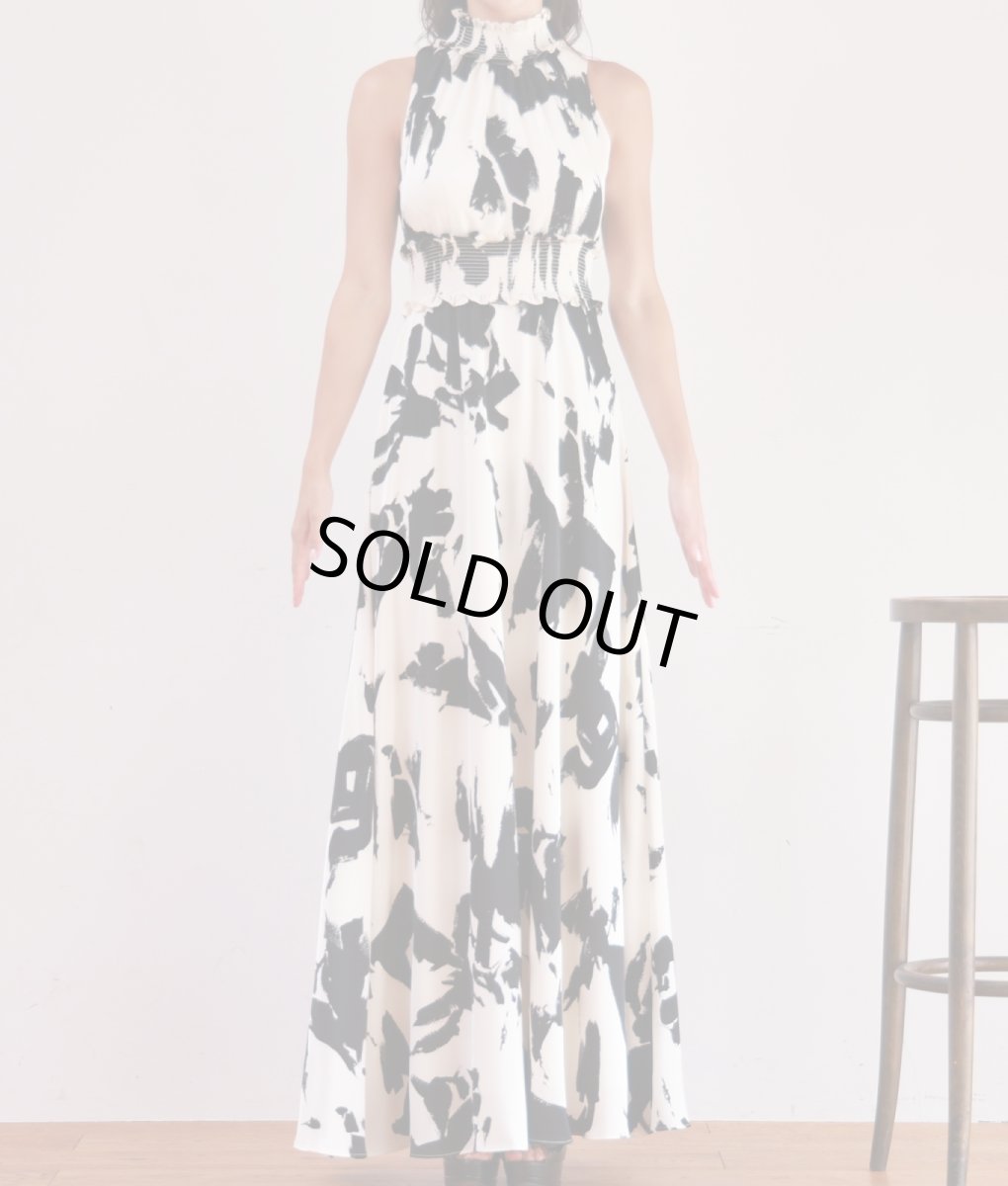 画像6: [ERUKEI]ベージュ×ブラック・プリント・首元フリル・ウエストマーク・マキシ・ノースリーブ・Aライン・ロングドレス[MIRIN着用]《送料＆代引き手数料無料》 (6)