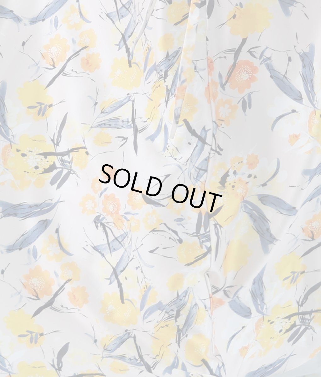 画像12: [ERUKEI]ノースリーブ・イエロー・ホワイトブラック・花柄・プリント・Vネック・ロングドレス[黒木麗奈着用]《送料＆代引き手数料無料》 (12)