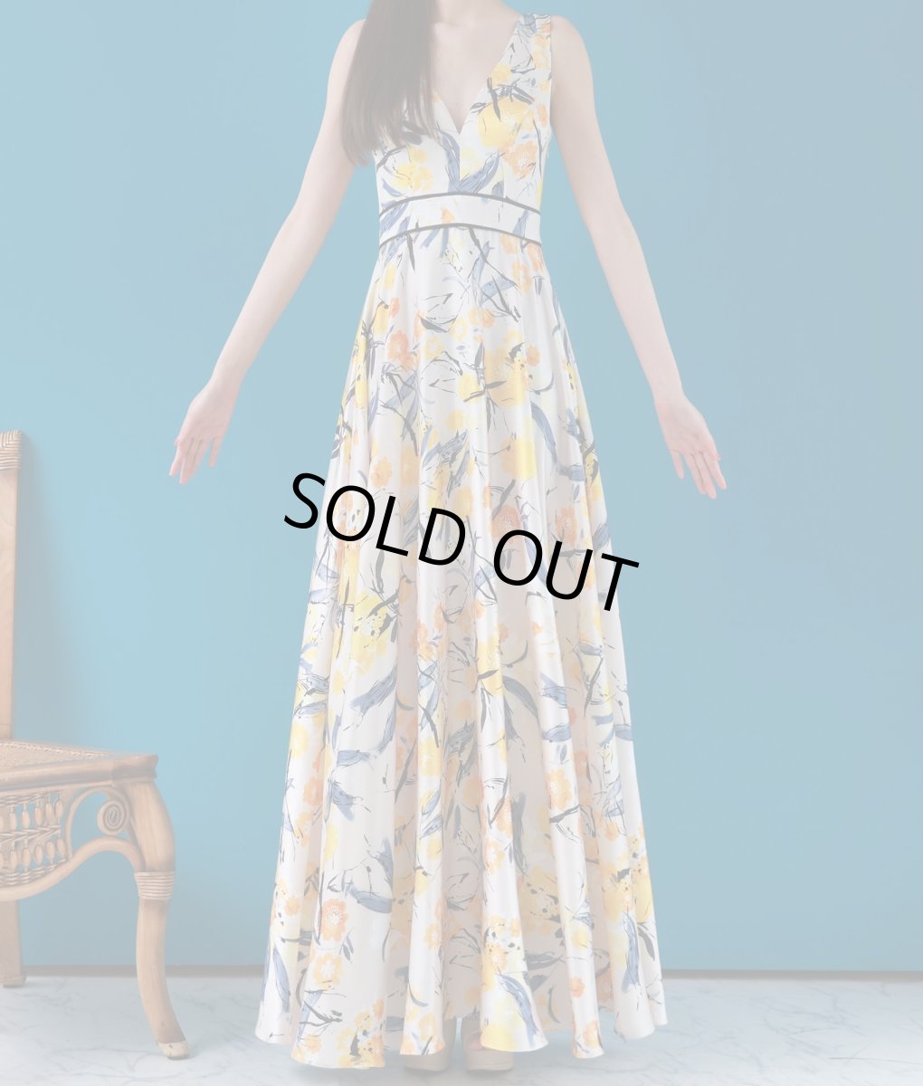 画像7: [ERUKEI]ノースリーブ・イエロー・ホワイトブラック・花柄・プリント・Vネック・ロングドレス[黒木麗奈着用]《送料＆代引き手数料無料》 (7)