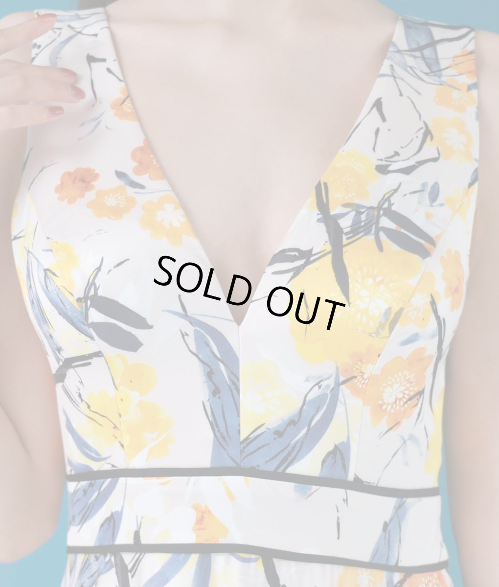 画像10: [ERUKEI]ノースリーブ・イエロー・ホワイトブラック・花柄・プリント・Vネック・ロングドレス[黒木麗奈着用]《送料＆代引き手数料無料》 (10)