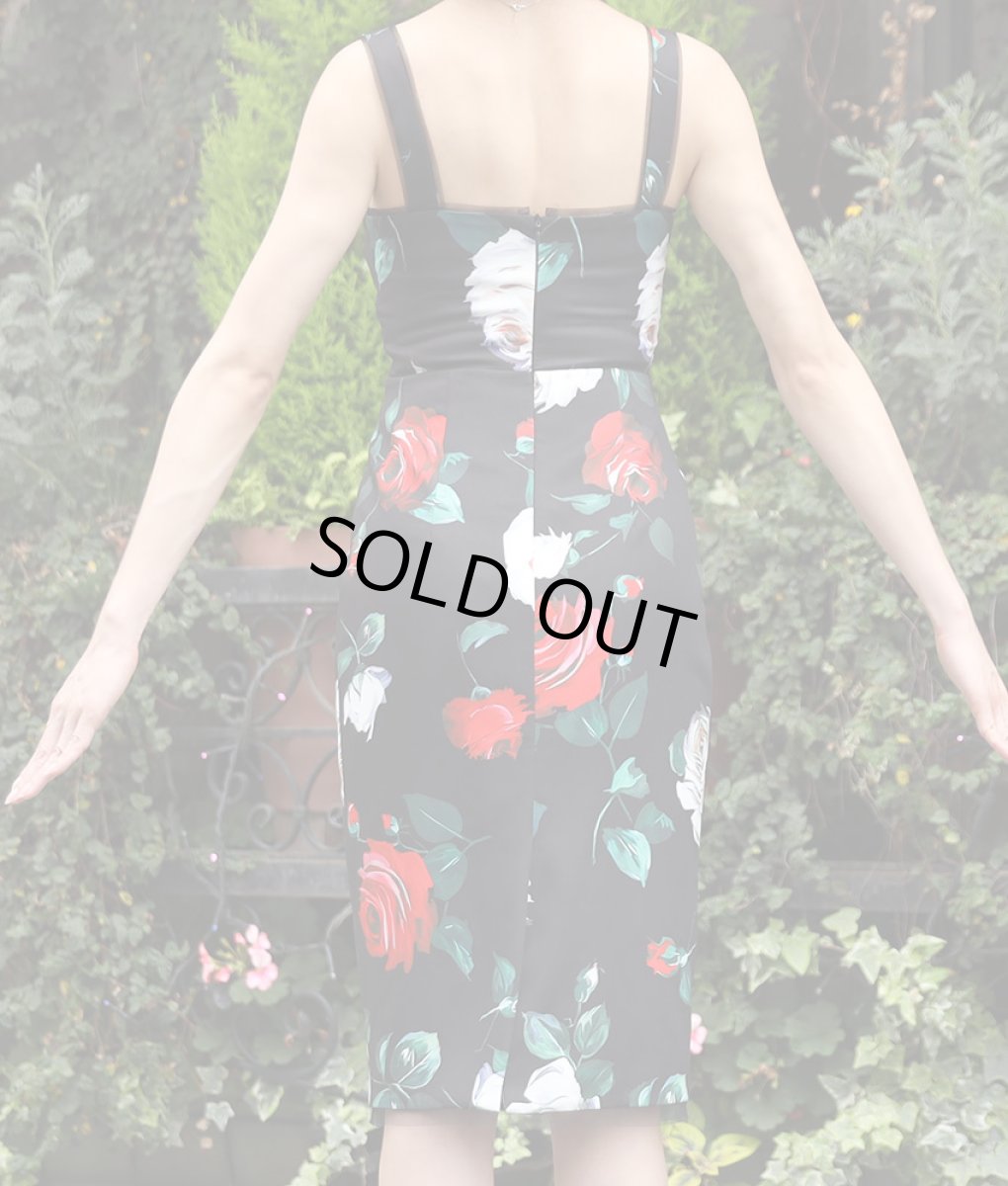 画像8: [SALE品のため返品不可＆再入荷なしの現品限り][ERUKEI]ブラックベース・ローズ柄・花柄・コルセット風・ノースリーブ・タイト・ミ二ドレス・ワンピース[山崎みどり着用][送料無料]my (8)