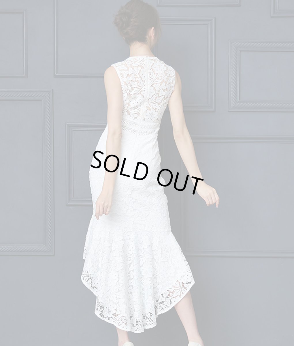 画像3: [ERUKEI]ホワイト・総レース・アシメントリー丈・ノースリーブ・マーメイド・ヘムライン・ミディアムドレス・ワンピース[山崎みどり着用]《送料＆代引き手数料無料》 (3)