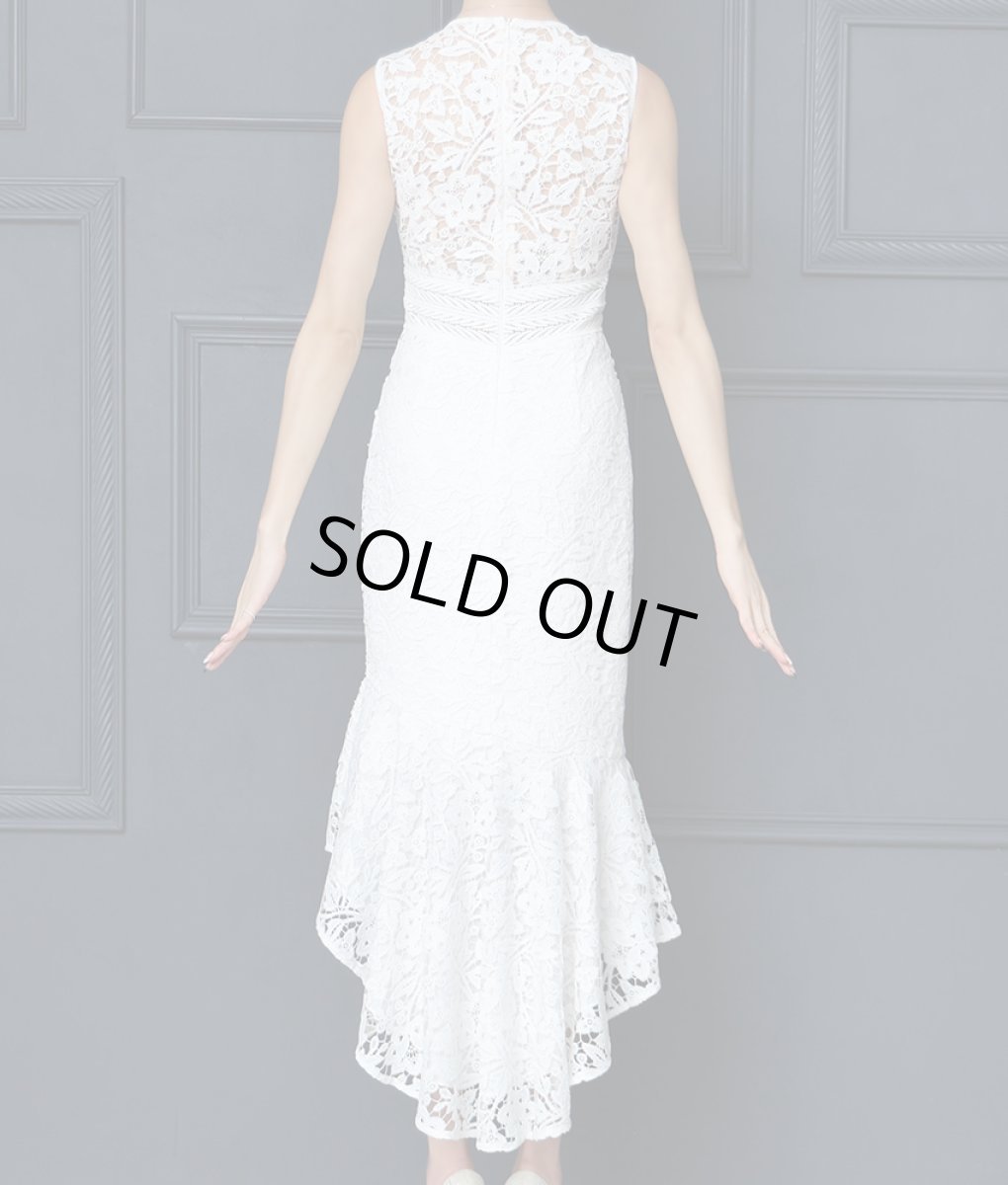 画像8: [ERUKEI]ホワイト・総レース・アシメントリー丈・ノースリーブ・マーメイド・ヘムライン・ミディアムドレス・ワンピース[山崎みどり着用]《送料＆代引き手数料無料》 (8)