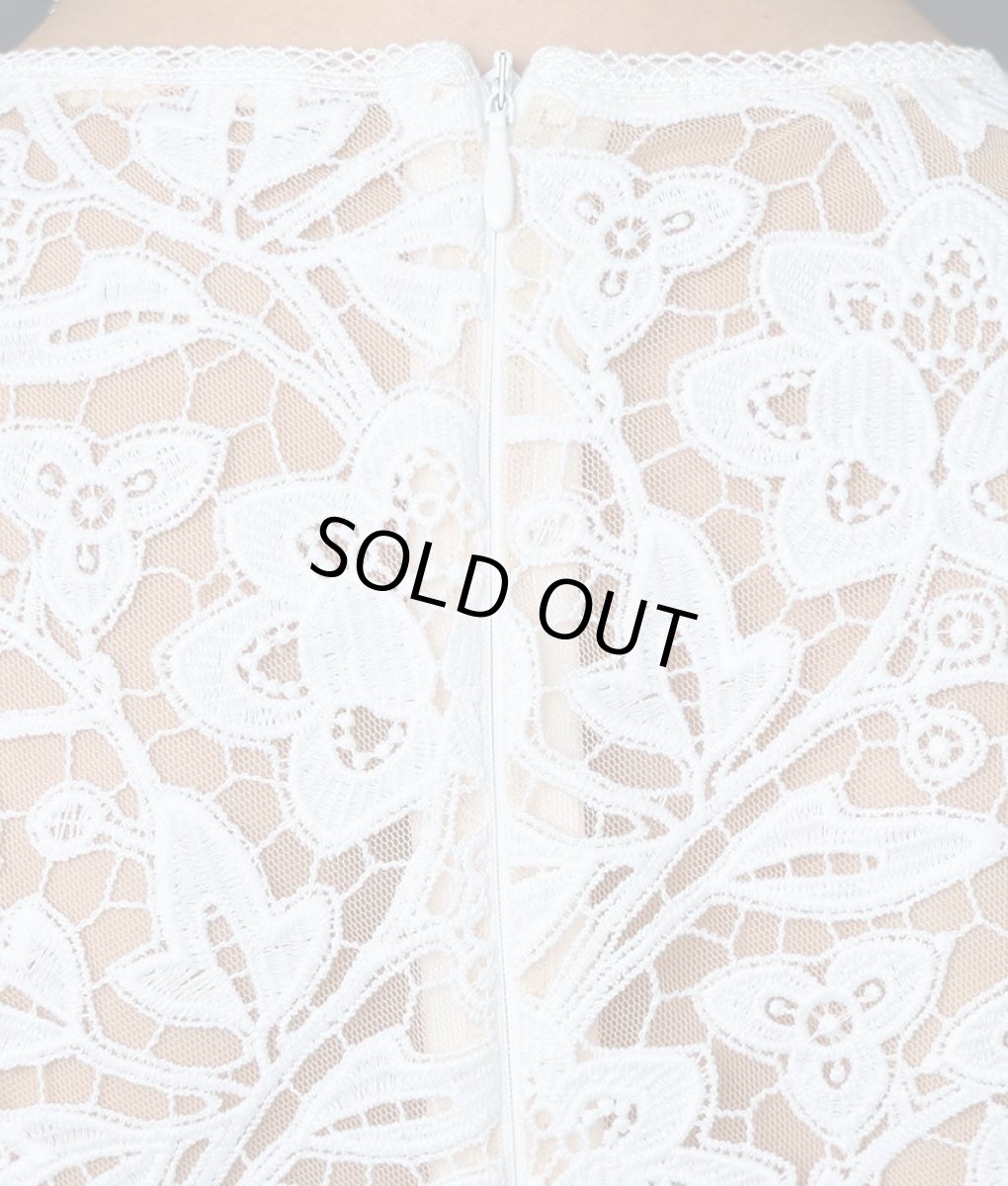 画像10: [ERUKEI]ホワイト・総レース・アシメントリー丈・ノースリーブ・マーメイド・ヘムライン・ミディアムドレス・ワンピース[山崎みどり着用]《送料＆代引き手数料無料》 (10)