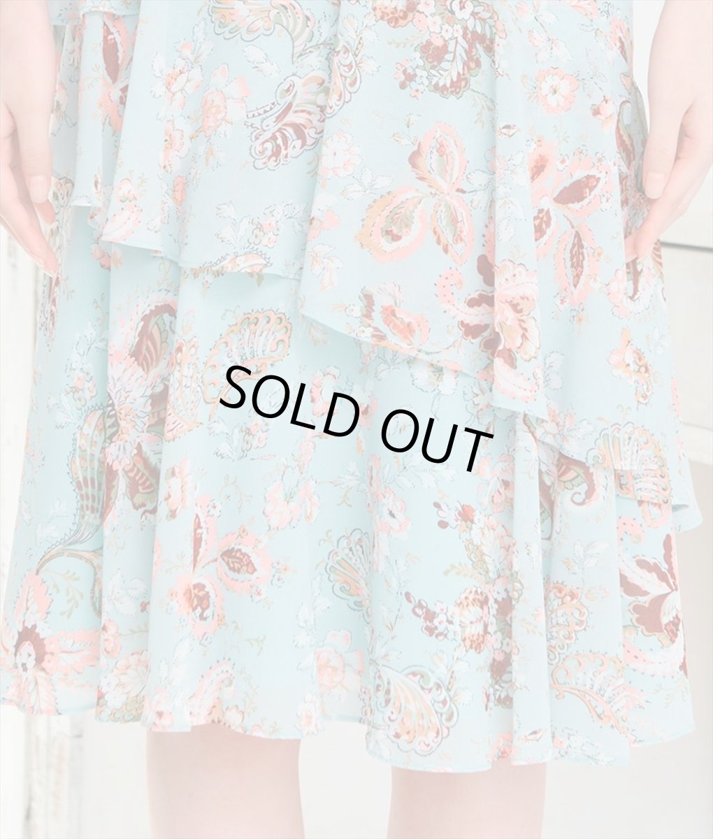 画像12: [ERUKEI]ライトブルーグリーン・花柄・シフォン・ティアードフリル・半袖・Aライン・膝丈・ミディアムドレス・ワンピース[黒木麗奈着用]《送料＆代引き手数料無料》 (12)