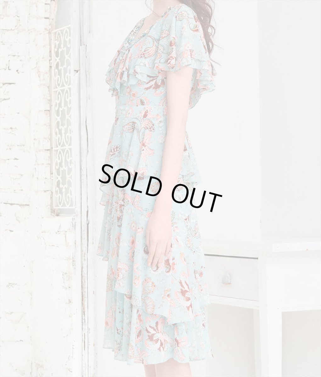 画像7: [ERUKEI]ライトブルーグリーン・花柄・シフォン・ティアードフリル・半袖・Aライン・膝丈・ミディアムドレス・ワンピース[黒木麗奈着用]《送料＆代引き手数料無料》 (7)