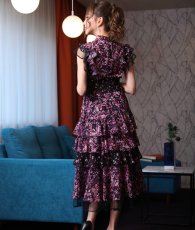 画像4: [ERUKEI]ブラック×ピンク花柄・ティアードフリル・Aライン・レースポイント・ミディアムドレス・ワンピース[山崎みどり着用]《送料＆代引き手数料無料》mypl (4)