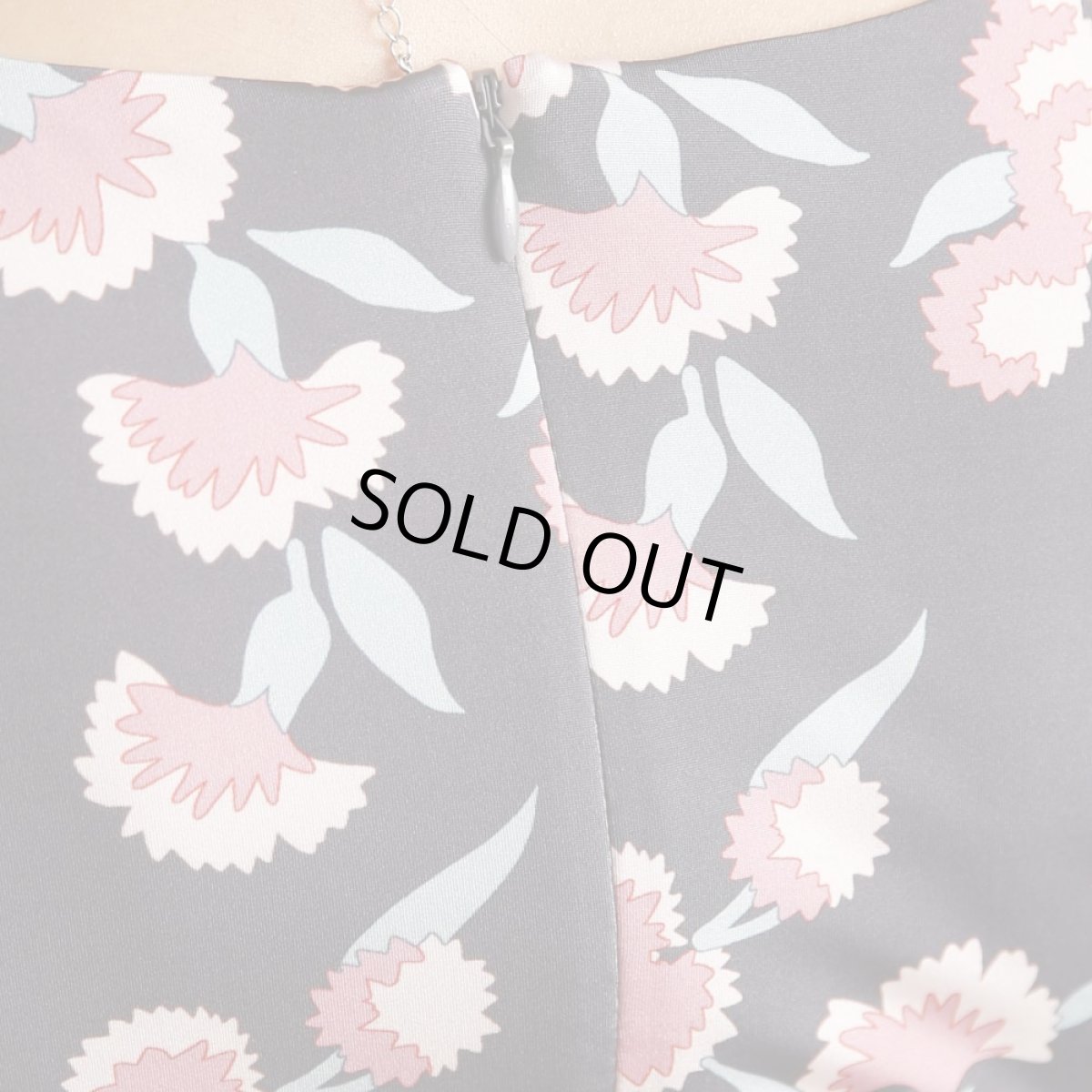 画像8: [SALE品のため返品不可＆再入荷なしの現品限り][ERUKEI][山崎みどり着用][姉ageha]パフスリーブ・半袖・グレーパープル×ピンク花柄・Uネック・ミニドレス・ワンピースmy (8)