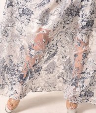 画像11: [ERUKEI]ホワイト×ネイビー・プリント・トワル柄・レース・ノースリーブ・Vネック・Aライン・ロングドレス[山崎みどり着用]《送料＆代引き手数料無料》 mywhnv (11)