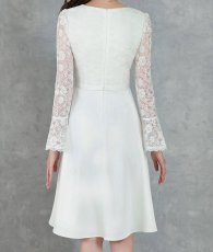 画像11: [ XS-Lサイズ / 2カラー][ERUKEI]ワンカラー・レース・サテン・Vネック・長袖・ベルスリーブ・ミディアムドレス・ワンピース[薗田杏奈着用][送料無料] (11)