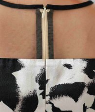 画像11: [ XS-Lサイズ / 1カラー][ERUKEI]モノトーン・リーフ柄・花柄・レースネック・Aライン・ノースリーブ・ロングドレス・ワンピース[薗田杏奈着用][送料無料] (11)