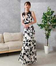 画像3: [ XS-Lサイズ / 1カラー][ERUKEI]モノトーン・リーフ柄・花柄・レースネック・Aライン・ノースリーブ・ロングドレス・ワンピース[薗田杏奈着用][送料無料] (3)