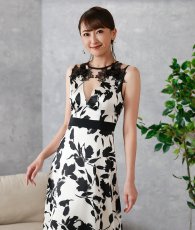 画像5: [ XS-Lサイズ / 1カラー][ERUKEI]モノトーン・リーフ柄・花柄・レースネック・Aライン・ノースリーブ・ロングドレス・ワンピース[薗田杏奈着用][送料無料] (5)