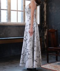 画像8: [ XS-Lサイズ / 1カラー][ERUKEI]ホワイト×ブラック・大理石・Aライン・ノースリーブ・ロングドレス・ワンピース[山崎みどり着用]《送料＆代引き手数料無料》 mywhbk (8)