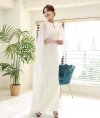 画像2: [ XS-Lサイズ / 1カラー][ERUKEI]シンプル・ホワイト・ケープ・ノースリーブ・マーメイド・ロングドレス[薗田杏奈着用][送料無料] (2)